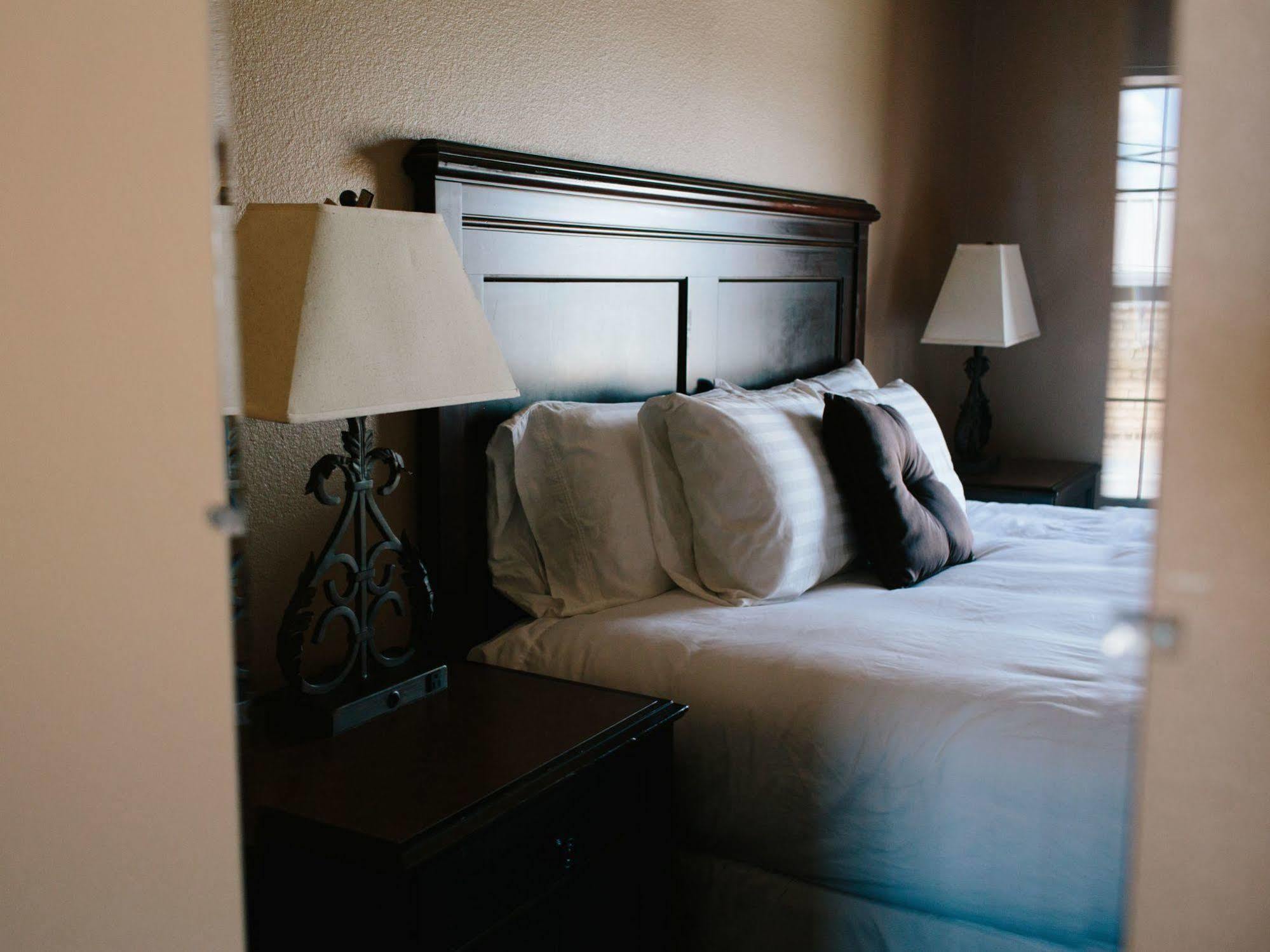 The Alcalde Hotel By Oyo Gonzales ภายนอก รูปภาพ